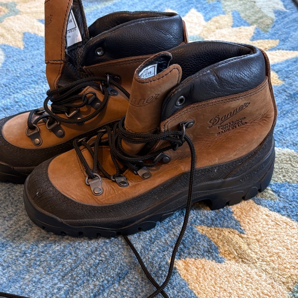 Danner Men's Tan and Black Outdoor Boots
